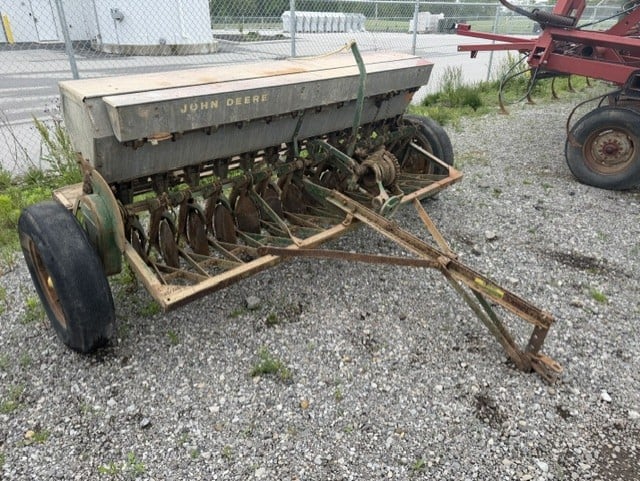 John Deere 2640 tractor with front-end loader